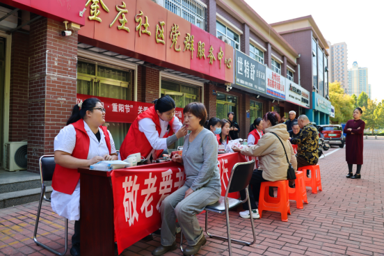 沧州运河区：医护敬老情意浓 岁岁重阳送健康