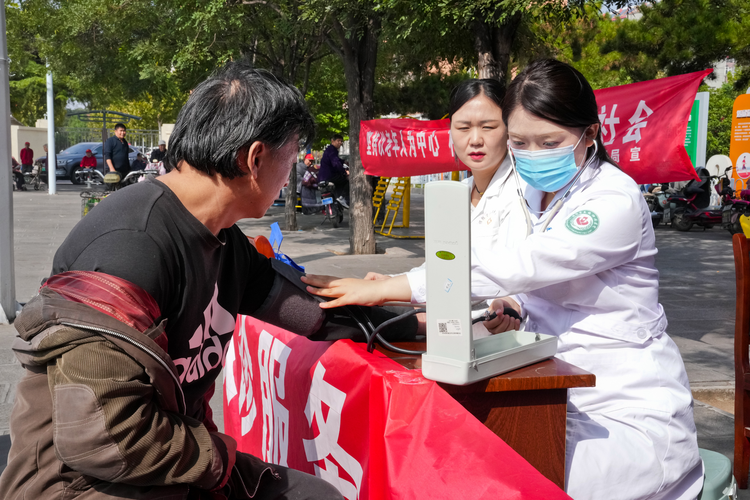 邯郸冀南新区开展九九重阳节公益敬老活动