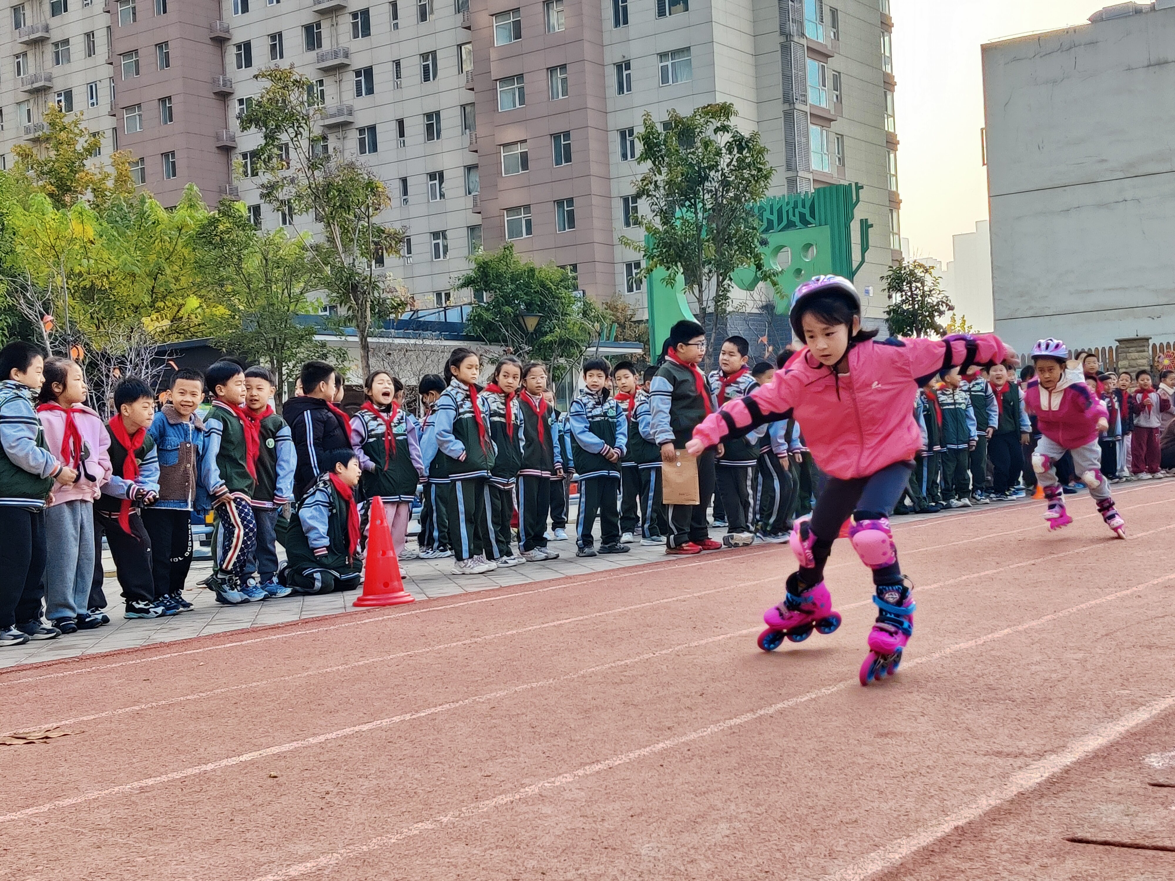 石家庄市育新实验小学冰雪运动会暨轮滑比赛开赛