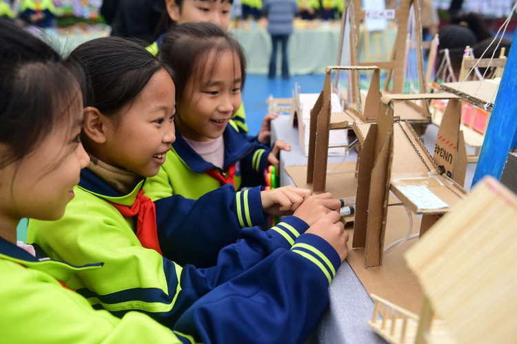 河北沧州：趣味数学节 打开知识“桥”