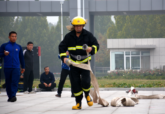 河北献县：微型消防站“硬核”大比武