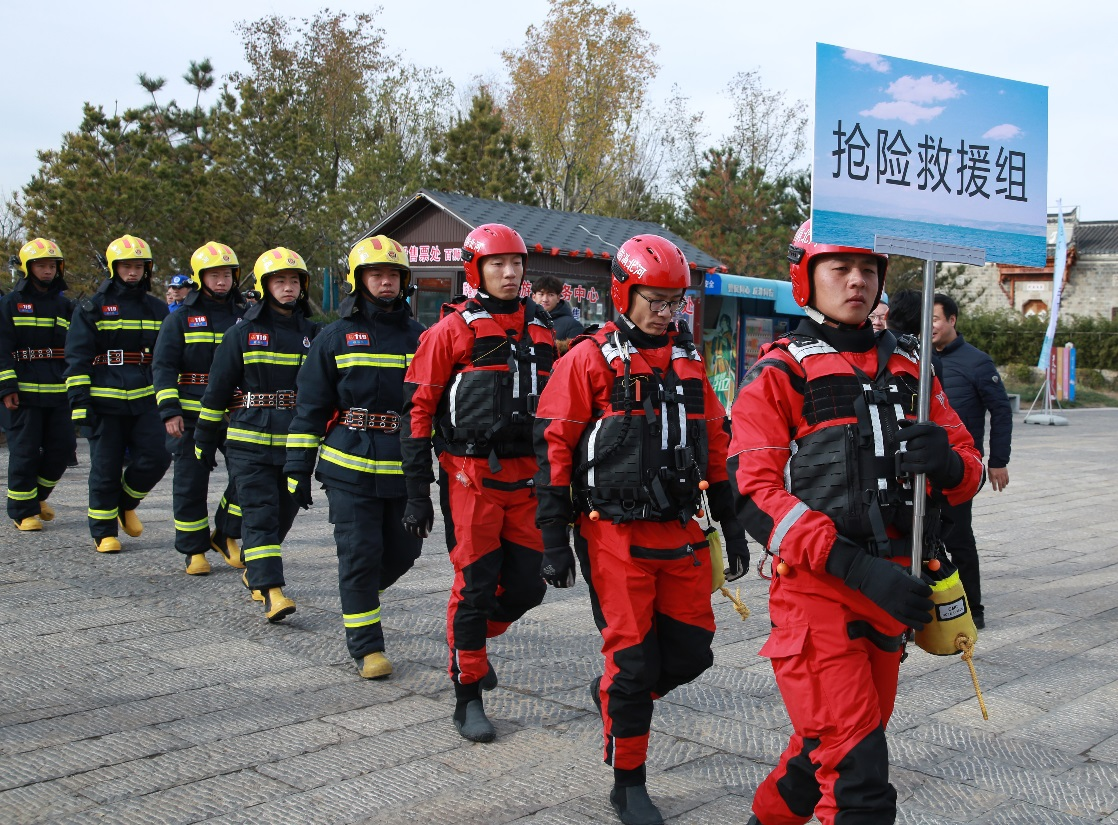 沧州大运河畔开展水上搜救应急演练