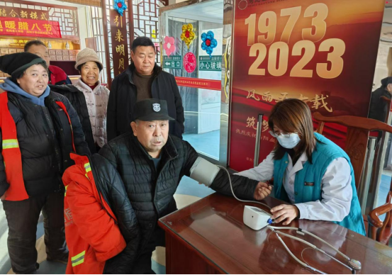 河北高阳：幸福饺子宴 温暖腊八节