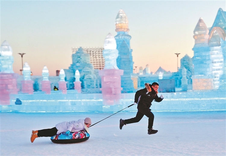冰雪大世界68天引客356万人次 四季冰雪传奇续章开启
