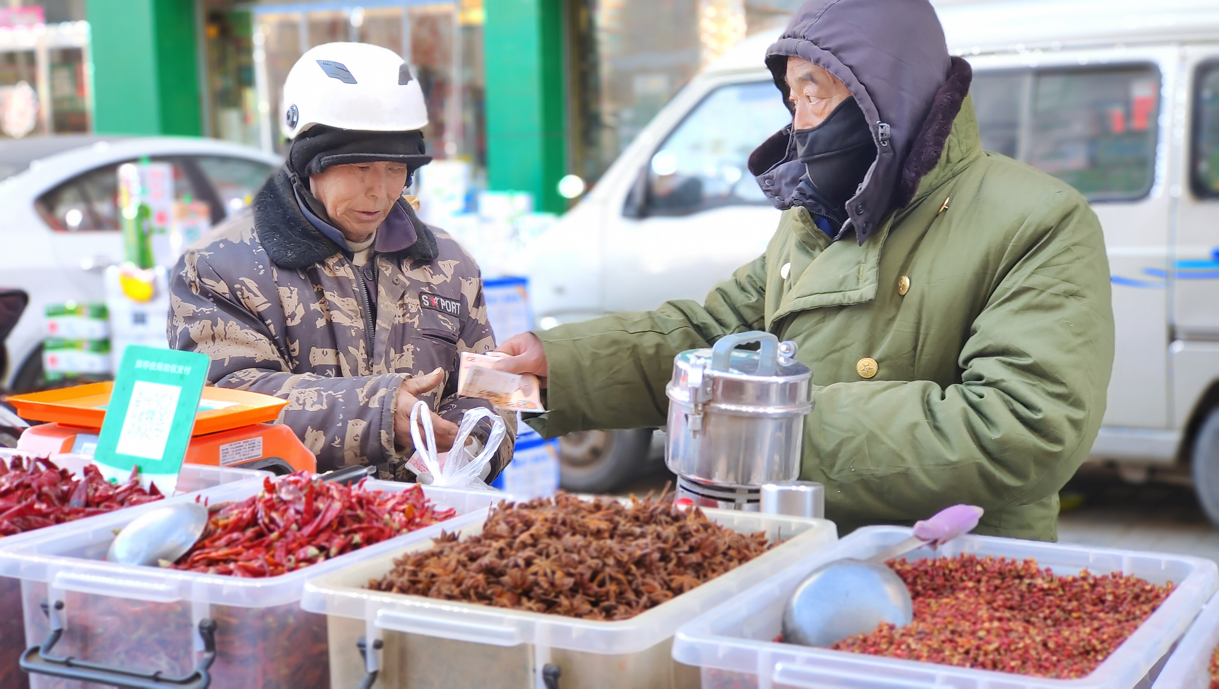 世界共享中国年｜陕西横山：市民迎新春 年味满山城