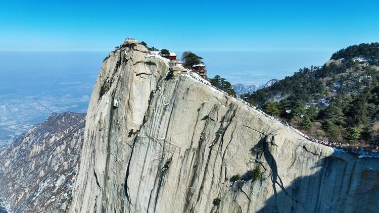 华山景区蛇年春节接待购票登山游客11.5万人次