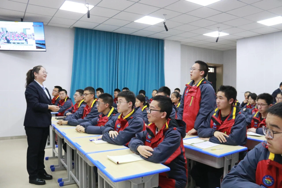 延安中学与新疆生产建设兵团第二中学携手开展开学第一课线上联学活动_fororder_图片2