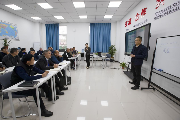 “洋学生”为何跑到渭南“学种地”？