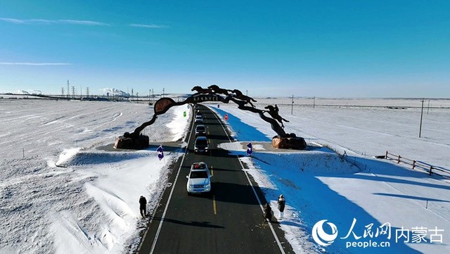 内蒙古呼伦贝尔：穿越大雪原 天天那达慕