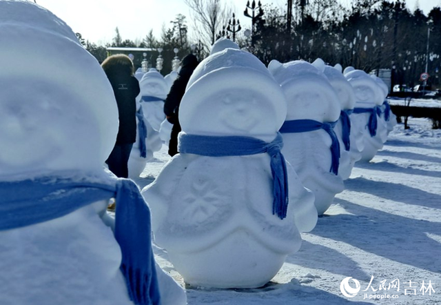 来长白山雪绒花雪乐园尽情“撒泼”