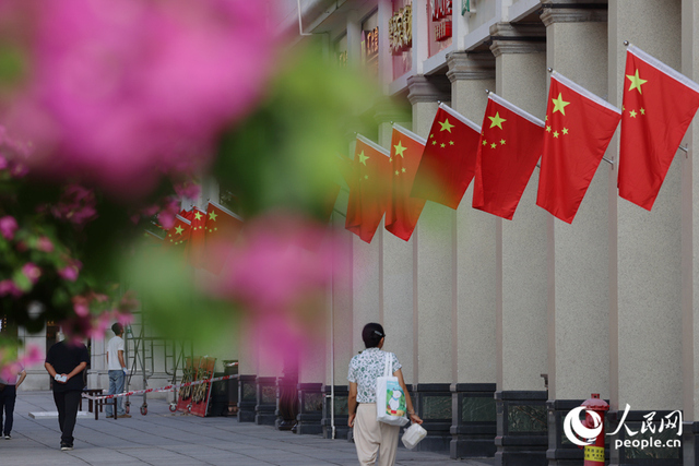 福建厦门：红红火火迎国庆