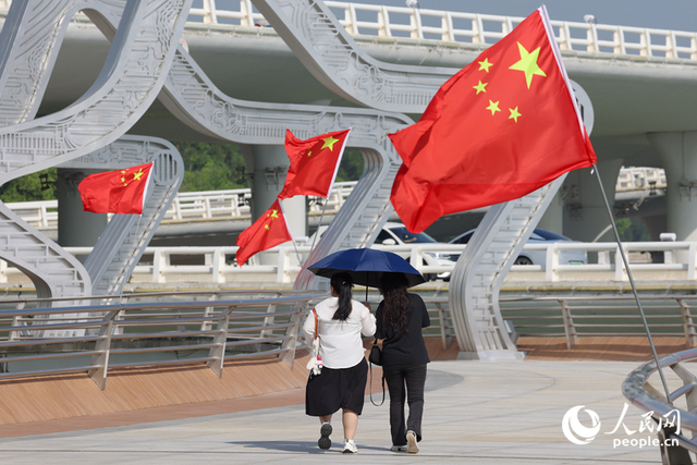 福建厦门：红红火火迎国庆