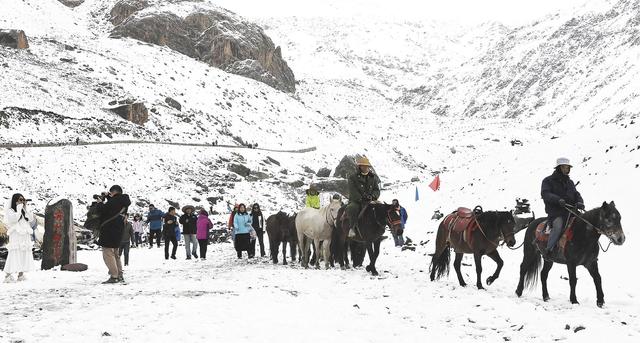 冰雪旅游，让“冷资源”变身“热经济”