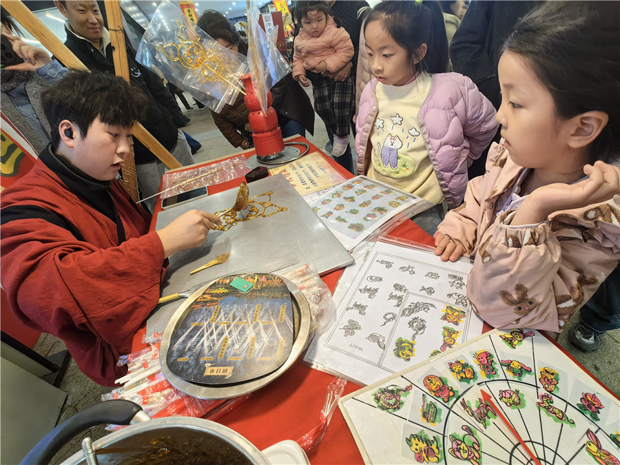 河南开封：吃喝玩乐尽在非遗市集