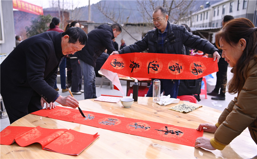 信阳市新县：腊月糍粑香 乡村年味浓