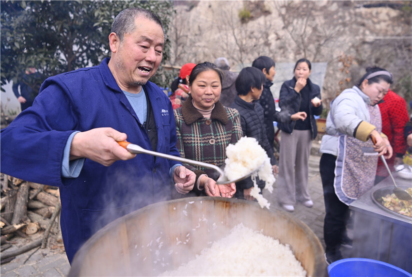 信阳市新县：腊月糍粑香 乡村年味浓