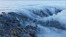 平顶山市鲁山县：初雪云海成诗画 尧山盛景醉赏客