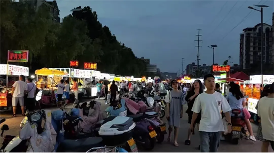 信阳市羊山新区用管理和服务点亮城市“夜经济”