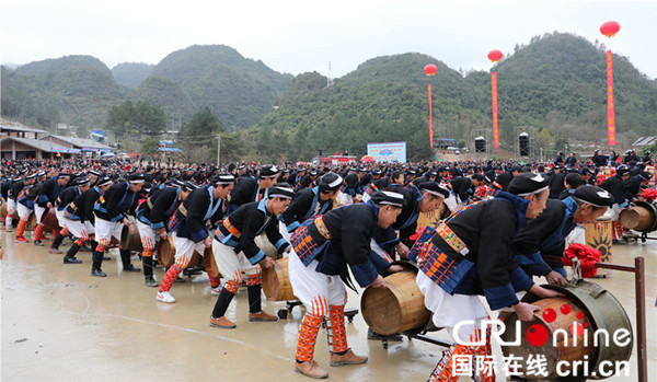 桂黔瑶胞同庆2019年南丹—荔波白裤瑶年街节