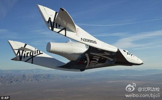 英国载人商业飞船“太空船2号”试飞时坠毁 致1死1伤