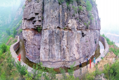 【旅游资讯-图片（页面标题：美哉！“人工天河”跃进渠）】红色教育培训基地别样红 美哉！“人工天河”跃进渠