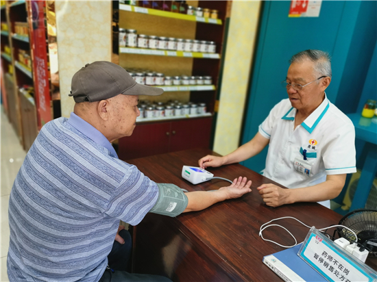 （B 健康列表 三吴大地苏州 移动版）苏州相城“赤脚医生”眼中的医“路”变迁