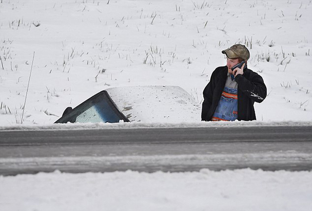 美国遭遇暴风雪袭击 已造成至少17人死亡(图)