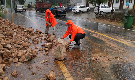 【B】平顶山市鲁山县：全力抢修 确保道路安全畅通