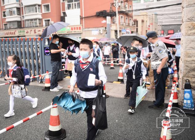 长春市小学开学第一课学习节约粮食