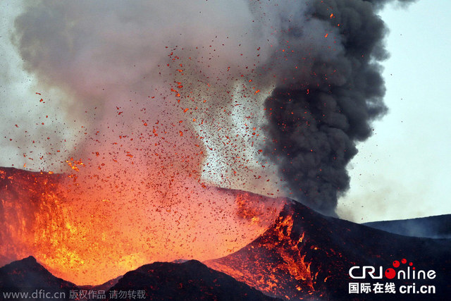 佛得角福古火山沉寂近20年后首次喷发