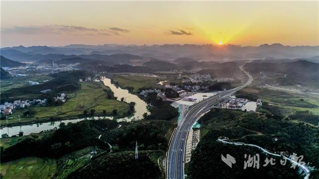 广西最美高速“湖北造”