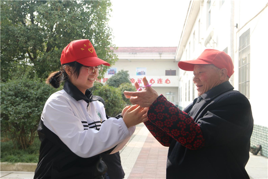 “青春辉映夕阳红  敬老助老我行动”学雷锋活动走进陕西勉县中心敬老院