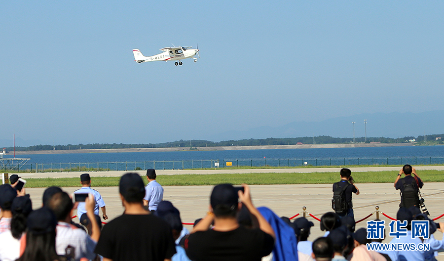 “领雁”AG50轻型运动飞机在湖北荆门成功首飞