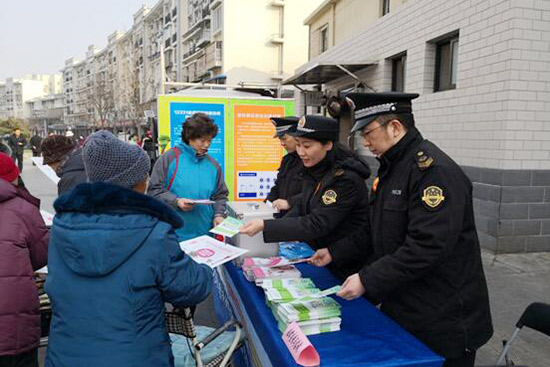 三年惠及近万居民！流动科普“大篷车”开到天桥居民家门口