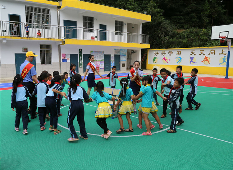 （有修改）【B】中国铁路南宁局集团：教育扶贫圆学子梦