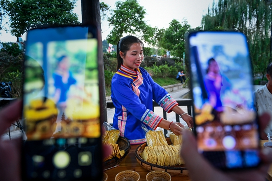 贵州黔东南：东西部扶贫协作助力三门塘旅游升级