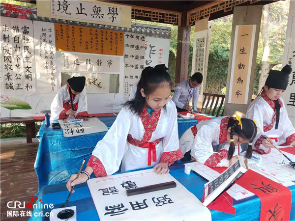 【唐已审】【南宁】南宁市兴宁区举行中小学校文化建设成果展