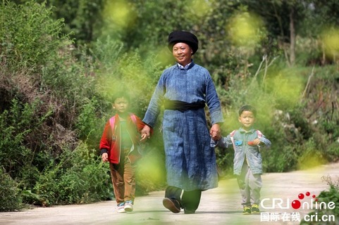 （史开心是贵州频道通讯员）“大山园丁”杨朝俊：三十六载坚守大山育桃李