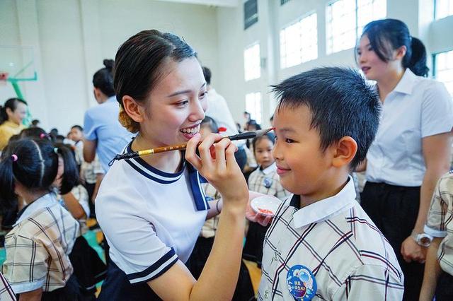 传承红色基因 争做新时代好少年 ——南宁市中小学开学典礼精彩纷呈