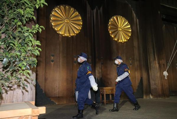 日本靖国神社遭一男子放火外墙被烧坏