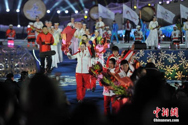 北京新年倒计时 奥运健儿齐聚鸟巢助力申冬奥