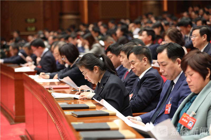 （创新江苏列表 三吴大地南京 移动版）江苏省十三届人大三次会议隆重开幕