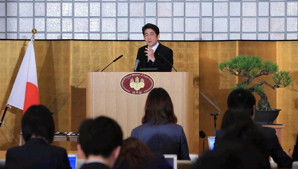 安倍召开新年记者会 称将继承历届内阁历史认识