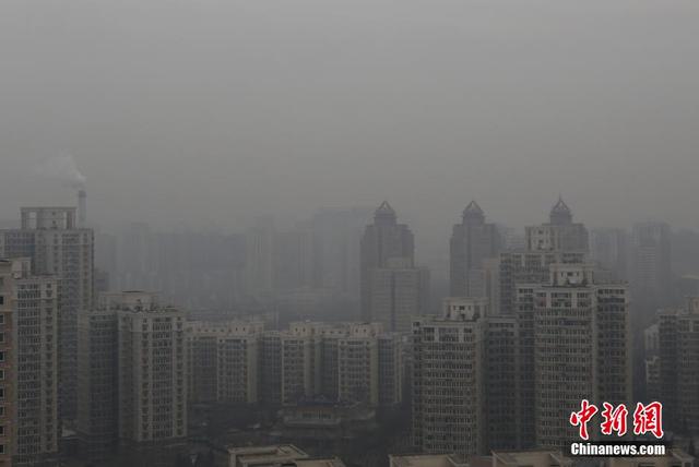 被雾霾"吞噬"的城市