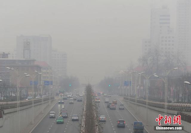 被雾霾"吞噬"的城市