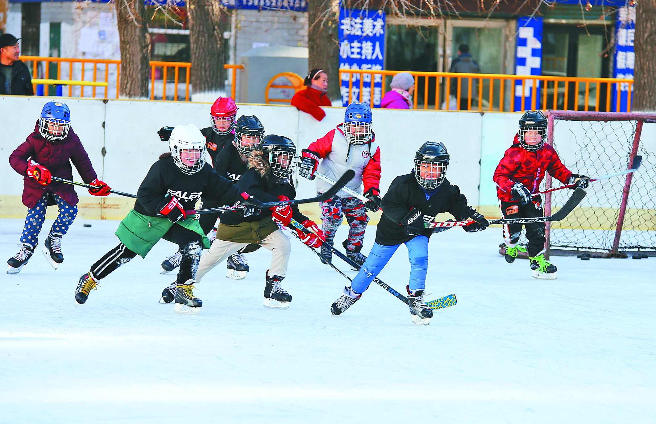 齐齐哈尔“百万青少年上冰雪”活动拉开序幕