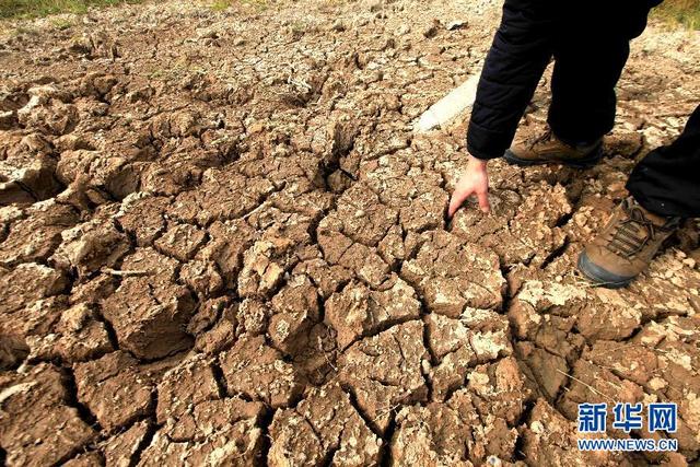 我国最大淡水湖鄱阳湖已逼近极枯水期