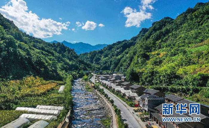 湖北竹溪：泉溪镇石板河村矿院变景区