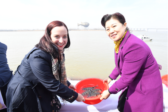 （供稿 文体列表 三吴大地镇江 移动版）第十六届中国·扬中河豚文化节正式开幕