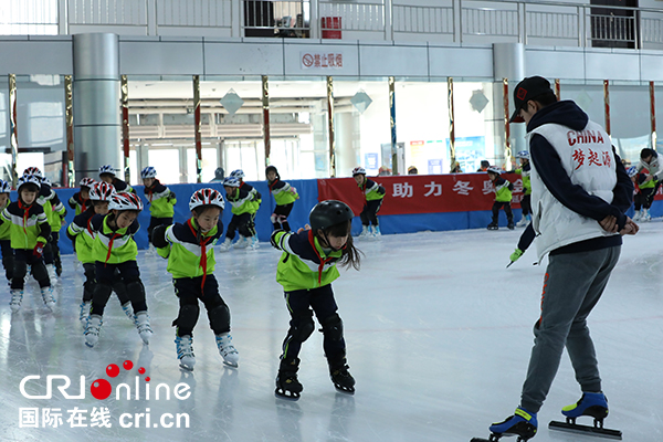 Yanqing: 3,000 little community civilization messengers spent a winter vacation of ice and snow_fororder_3